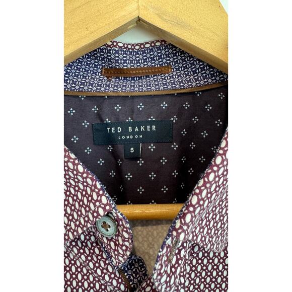 Ted Baker Men's Button Up Shirt Size 5 Burgundy Geometric Print Long Sleeve - Picture 3 of 7